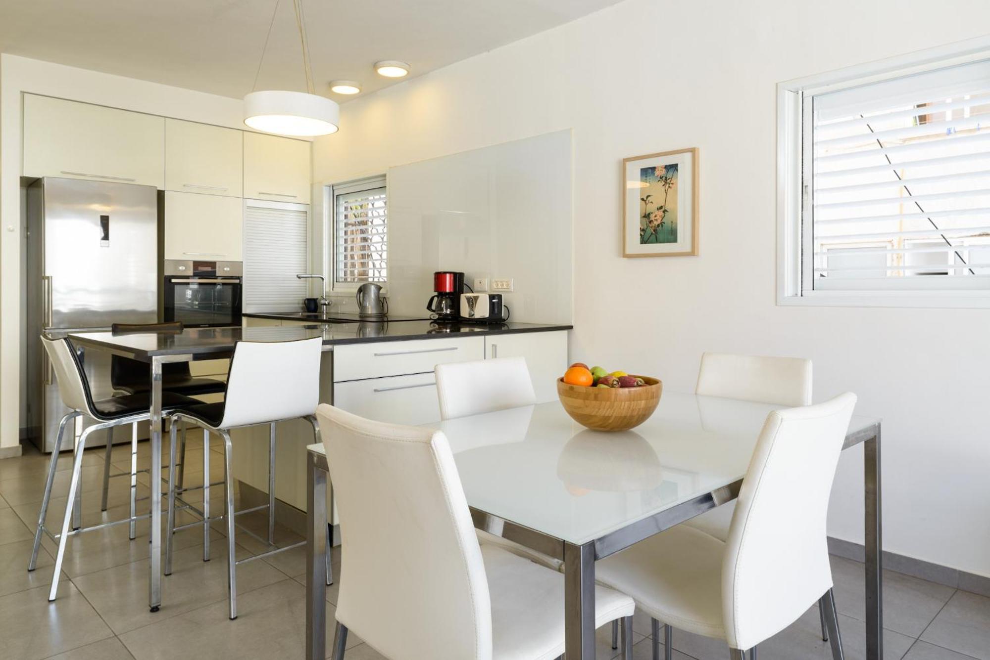 Full Comfort 1br Near Frishman By Feelhome Apartment