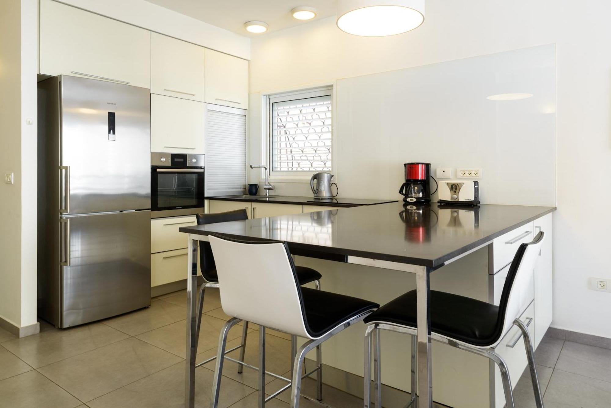 Full Comfort 1br Near Frishman By Feelhome *
