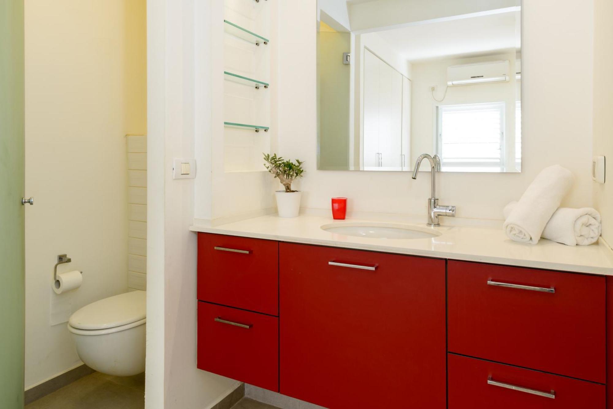 Full Comfort 1br Near Frishman By Feelhome *