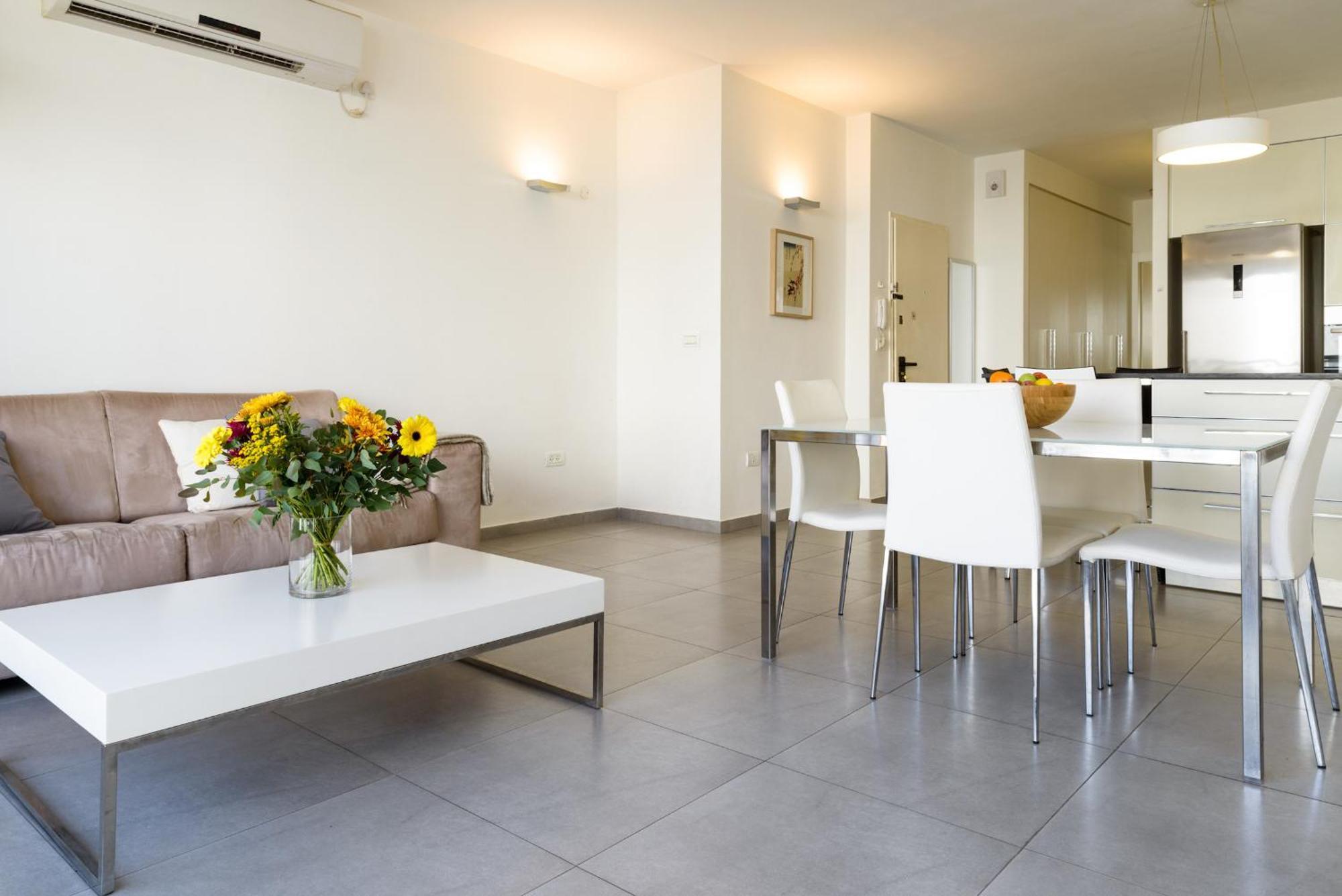 Full Comfort 1br Near Frishman By Feelhome Apartment